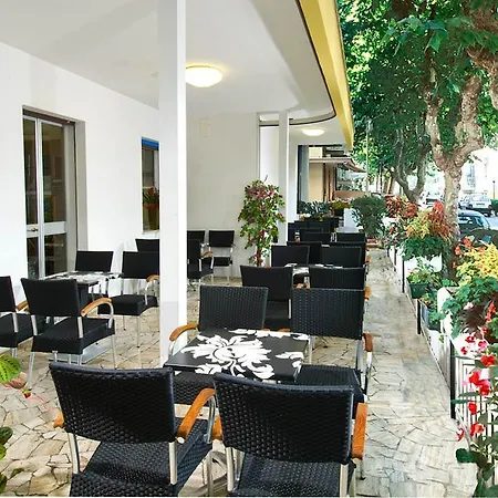 Hotel Tura 3*